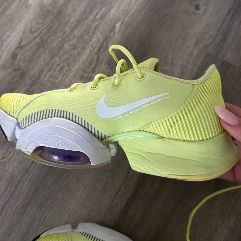 Nike Wmns Air Zoom SuperRep 2 'Light Lemon Twist' size 7.5 - Picture 4 of 9